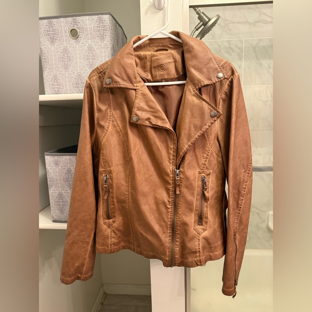 Women’s Faux Leather Jacket XL GREAT CONDITION